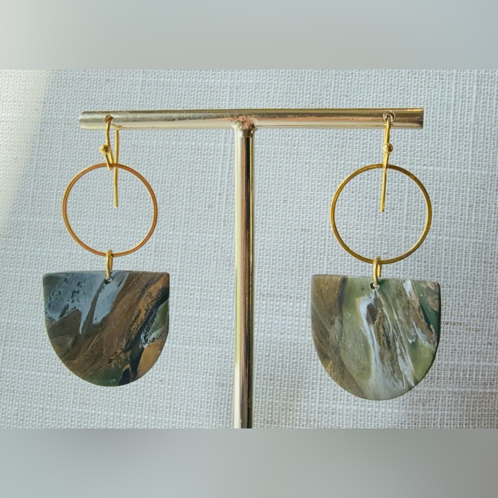 Elegant Gold and Green Earrings